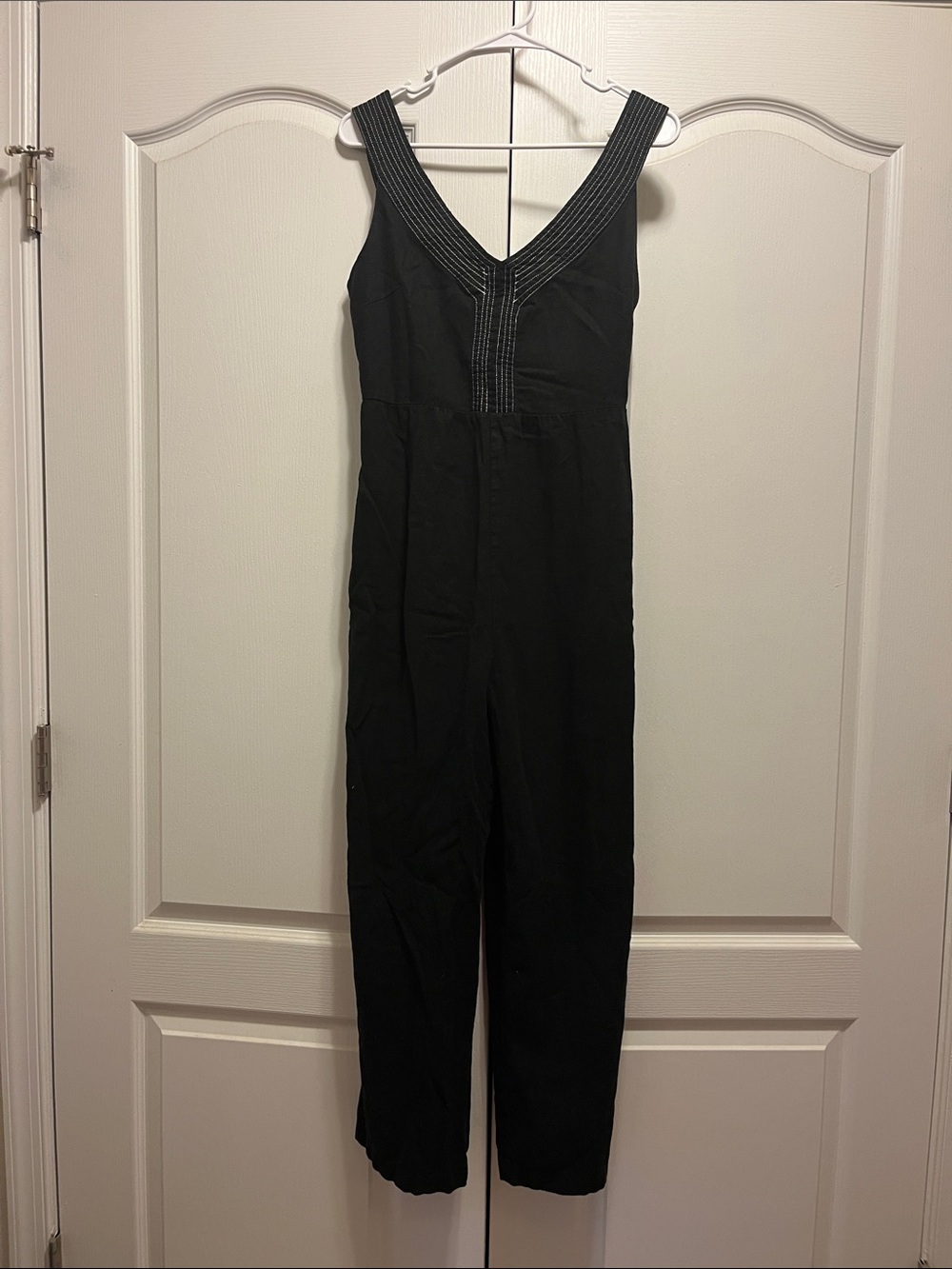 Tahari Black Sleeveless V-Neck Jumpsuit